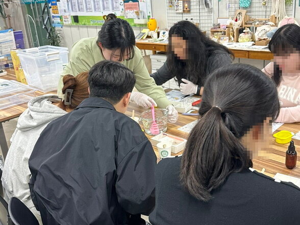 원데이 잡클래스 [3회차 :  압화와 허브를 활용한 MP 비누 만들기 ]