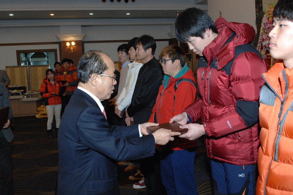 2013.12.11. 체육인의밤 시장님시상및 축사 014.jpg