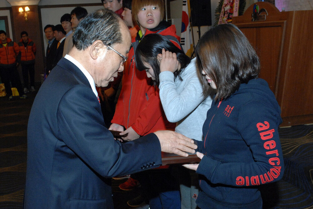 2013.12.11. 체육인의밤 시장님시상및 축사 022.jpg