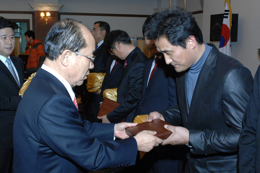 2013.12.11. 체육인의밤 시장님시상및 축사 036.jpg