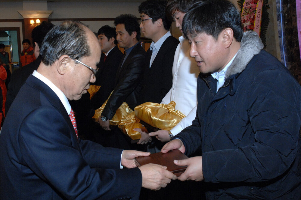 2013.12.11. 체육인의밤 시장님시상및 축사 042.jpg