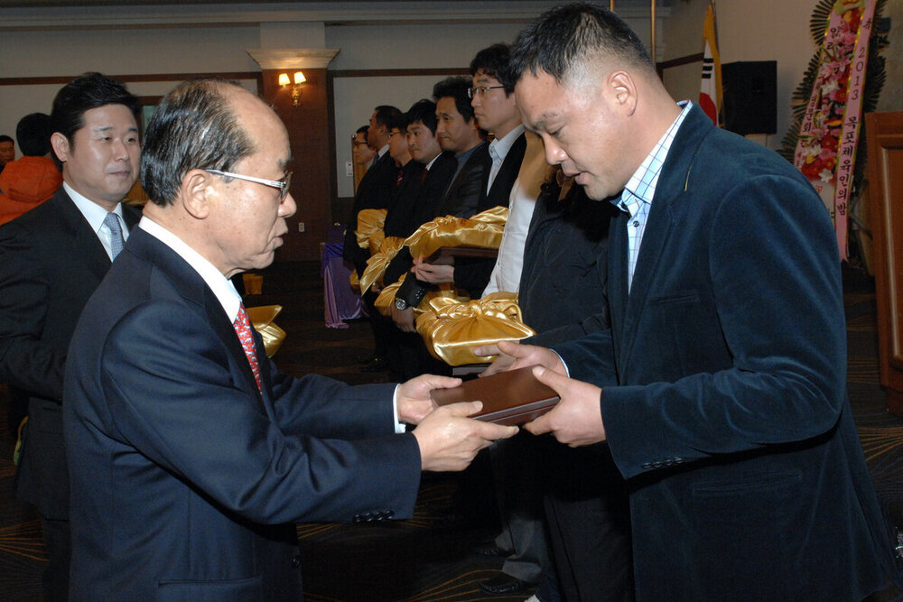 2013.12.11. 체육인의밤 시장님시상및 축사 044.jpg