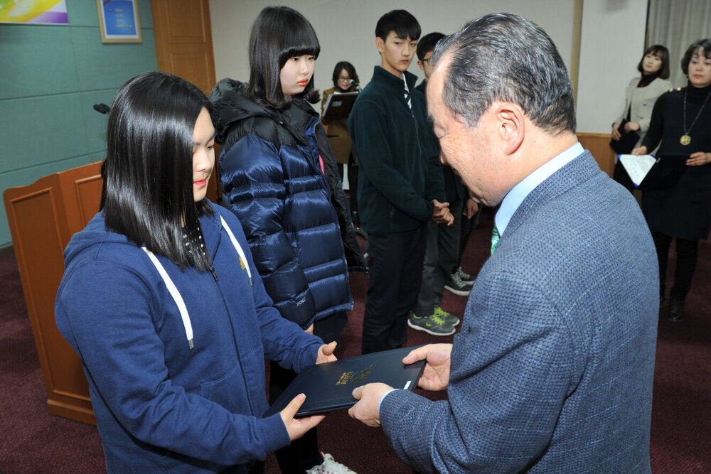 목포문예진흥재단장학증서수여식05(2013,12,24,상황실).jpg