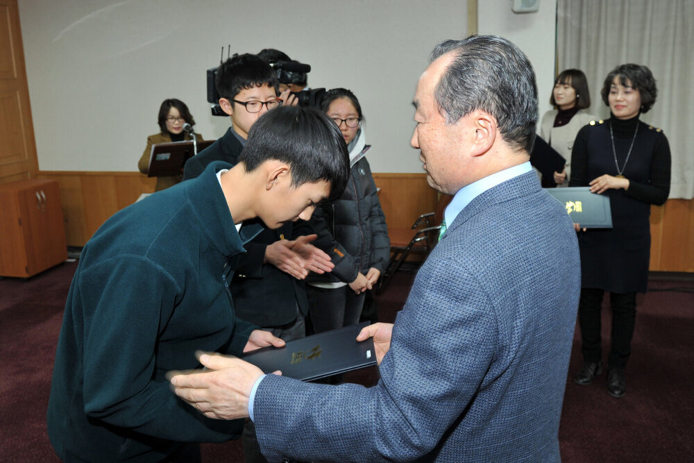 목포문예진흥재단장학증서수여식07(2013,12,24,상황실).jpg