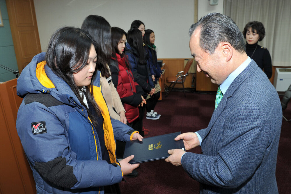 목포문예진흥재단장학증서수여식13(2013,12,24,상황실).jpg