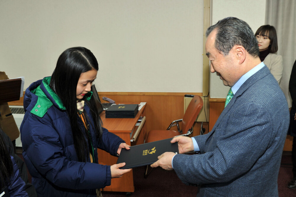 목포문예진흥재단장학증서수여식18(2013,12,24,상황실).jpg