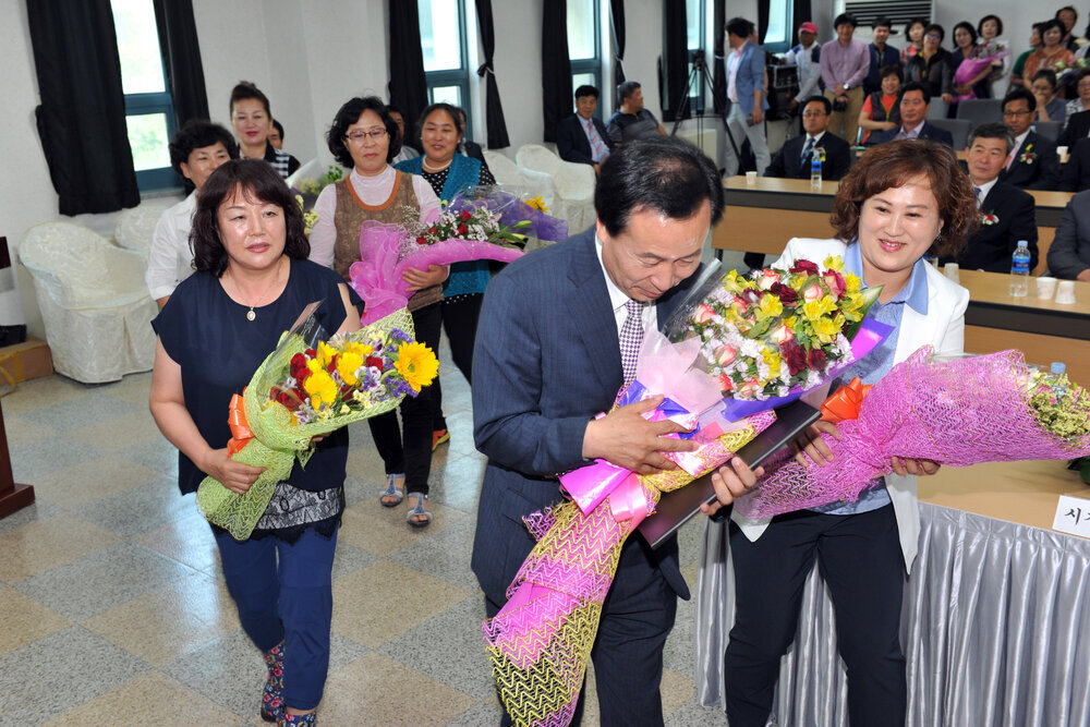 제6회전국동시지방선거당선증교부05(2014,6,5,목포시벤처지원센터).jpg