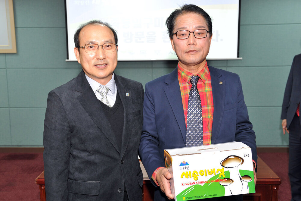 민족통일구미시협의회원목포방문06(2014,11,12,상황실).jpg