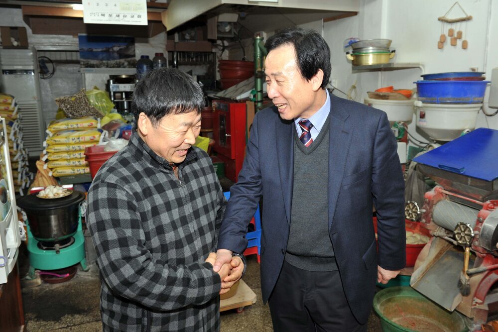 설명절전통시장방문격려12(2015,2,15,동부시장).jpg