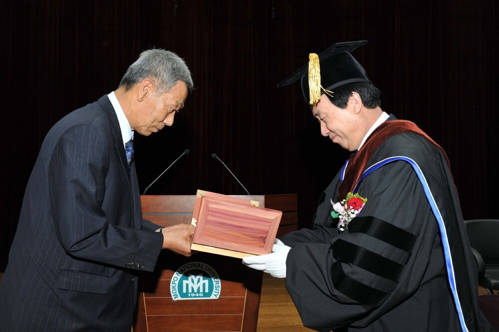 박홍률목포시장명예박사학위수여식28(2015,4,8,목포대학교).jpg