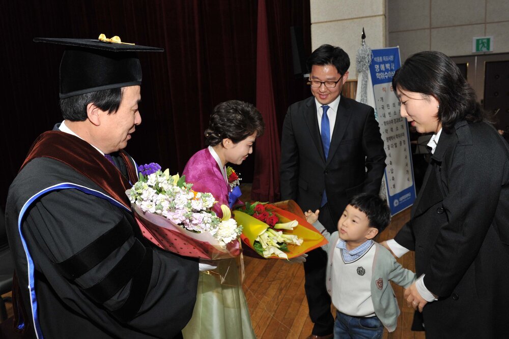 박홍률목포시장명예박사학위수여식14(2015,4,8,목포대학교).jpg