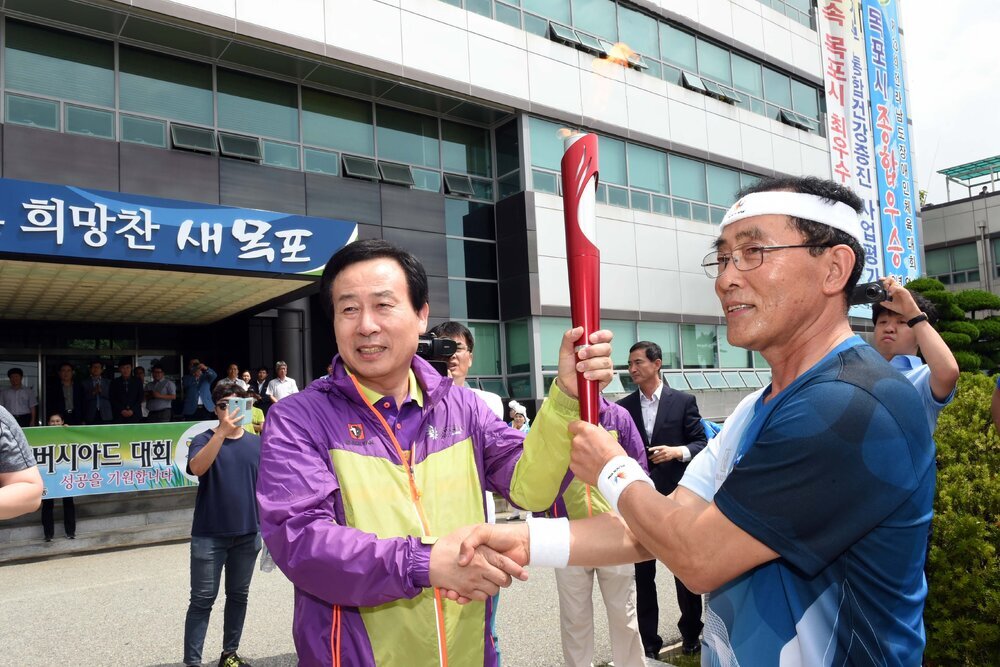 2015광주하계유니버시아드대회성화봉송30(2015,7,1,목포시청).jpg