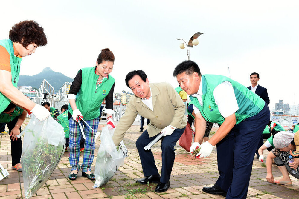 목포항구축제대비청결활동07(2015,7,21,삼학도).jpg