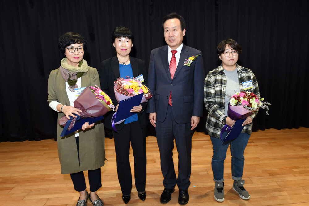 목포문학상시상식04(2015,10,23,목포문학관).jpg