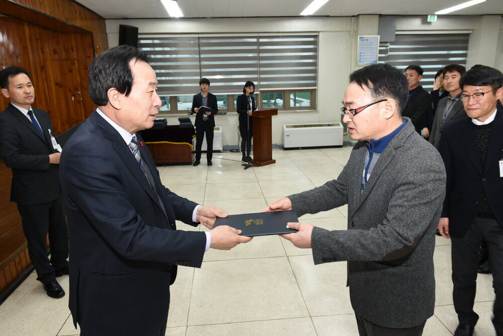 박홍률 목포시장 임용장 전달.