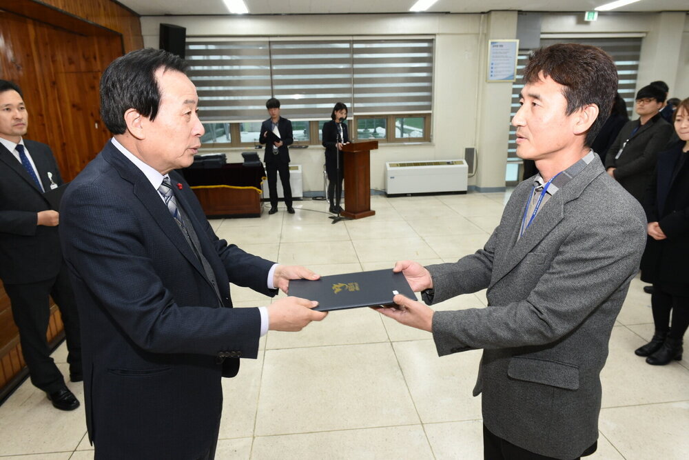 박홍률 목포시장 임용장 전달.