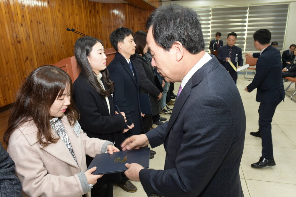 박홍률 목포시장 시정유공자 시상.