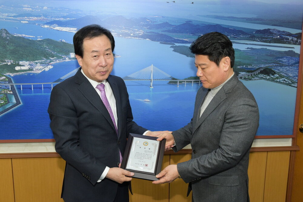 박홍률 목포시장 표창패전달.