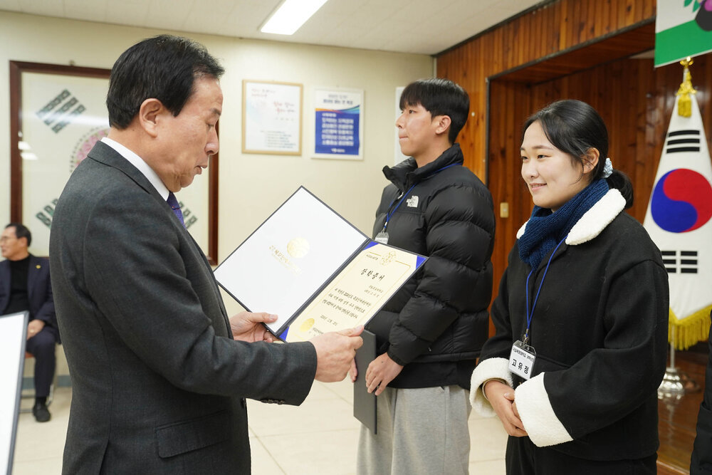 (11.29.회의실) 장학증서 수여식-1