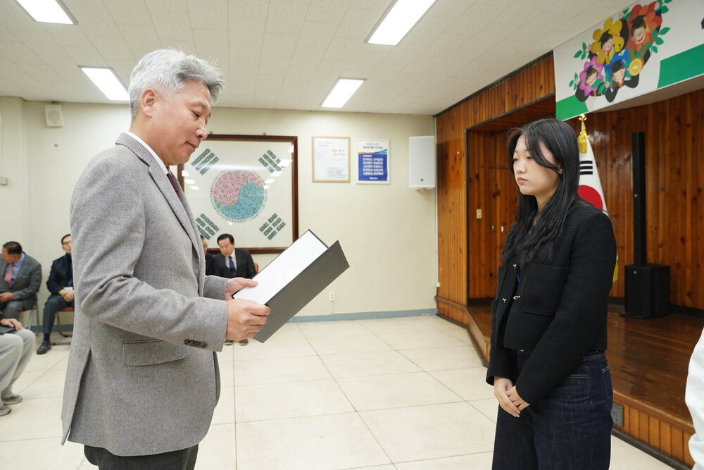 (11.29.회의실) 장학증서 수여식-1