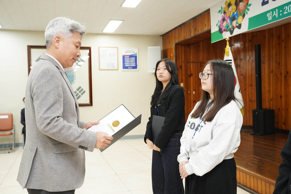 (11.29.회의실) 장학증서 수여식-1